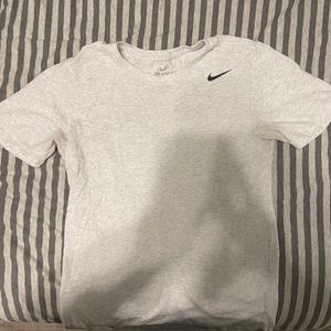 Nike men’s t shirt